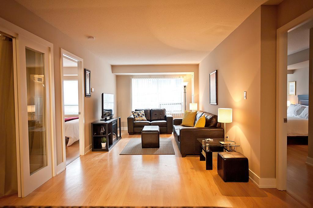 Red Maple Suites - Blue Jays Way Toronto Exterior photo