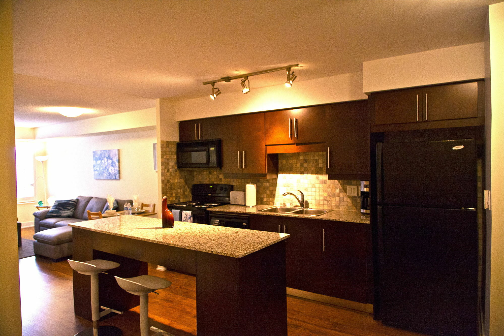 Red Maple Suites - Blue Jays Way Toronto Exterior photo