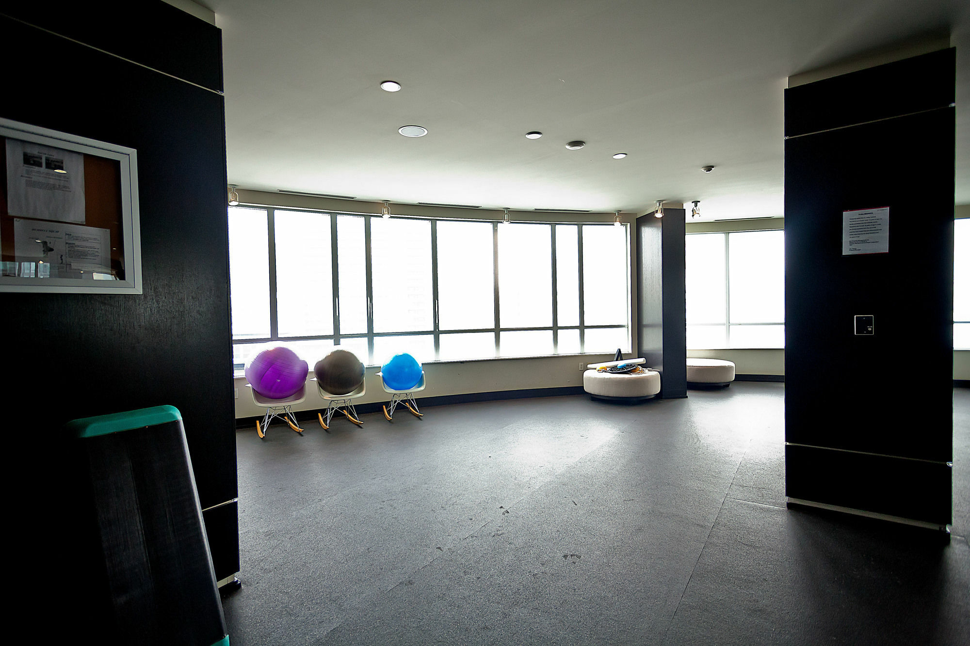 Red Maple Suites - Blue Jays Way Toronto Exterior photo